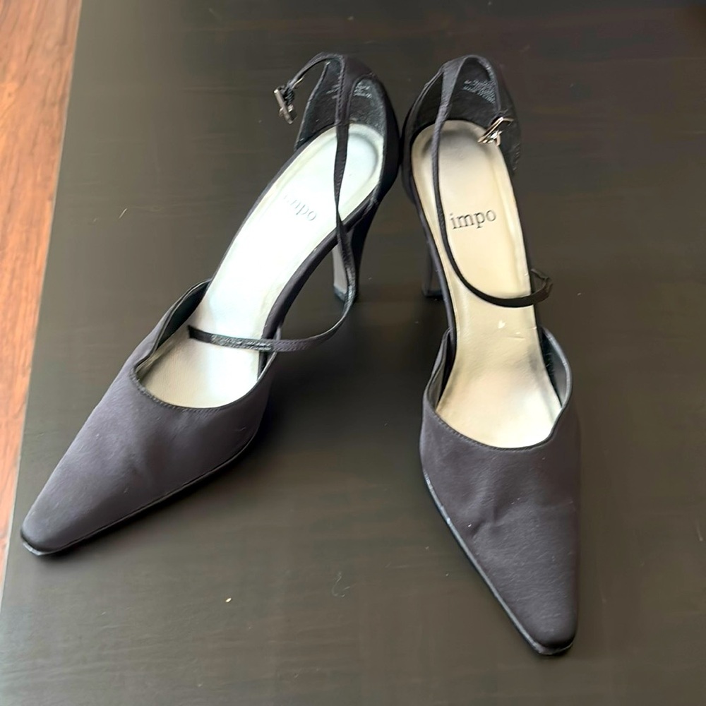 Vintage Y2K Black satin pumps